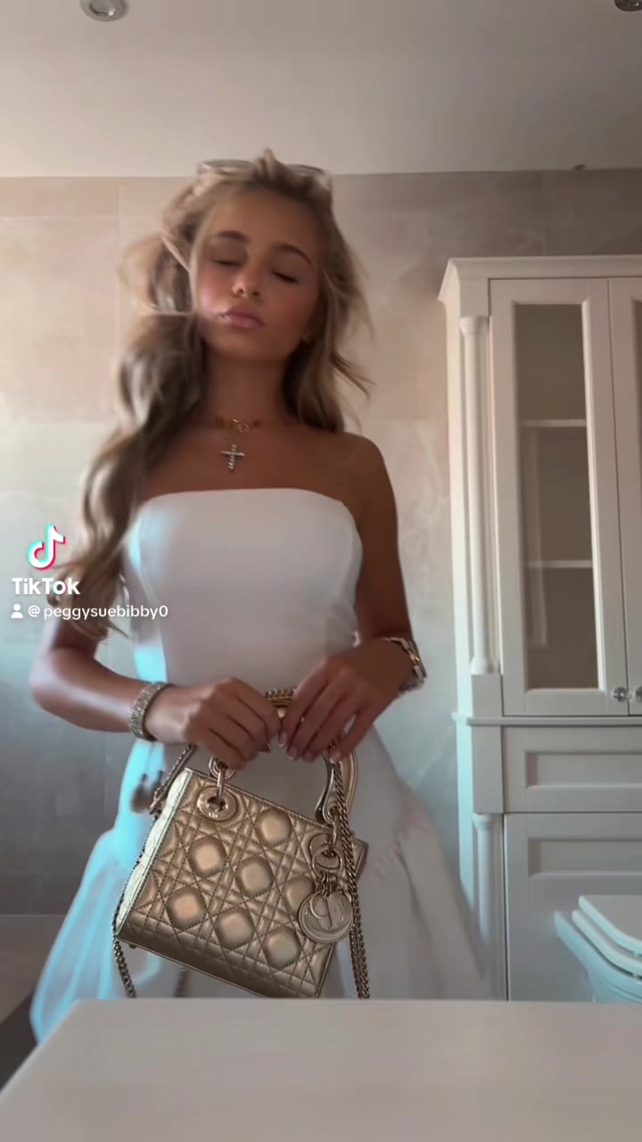 @𝓟