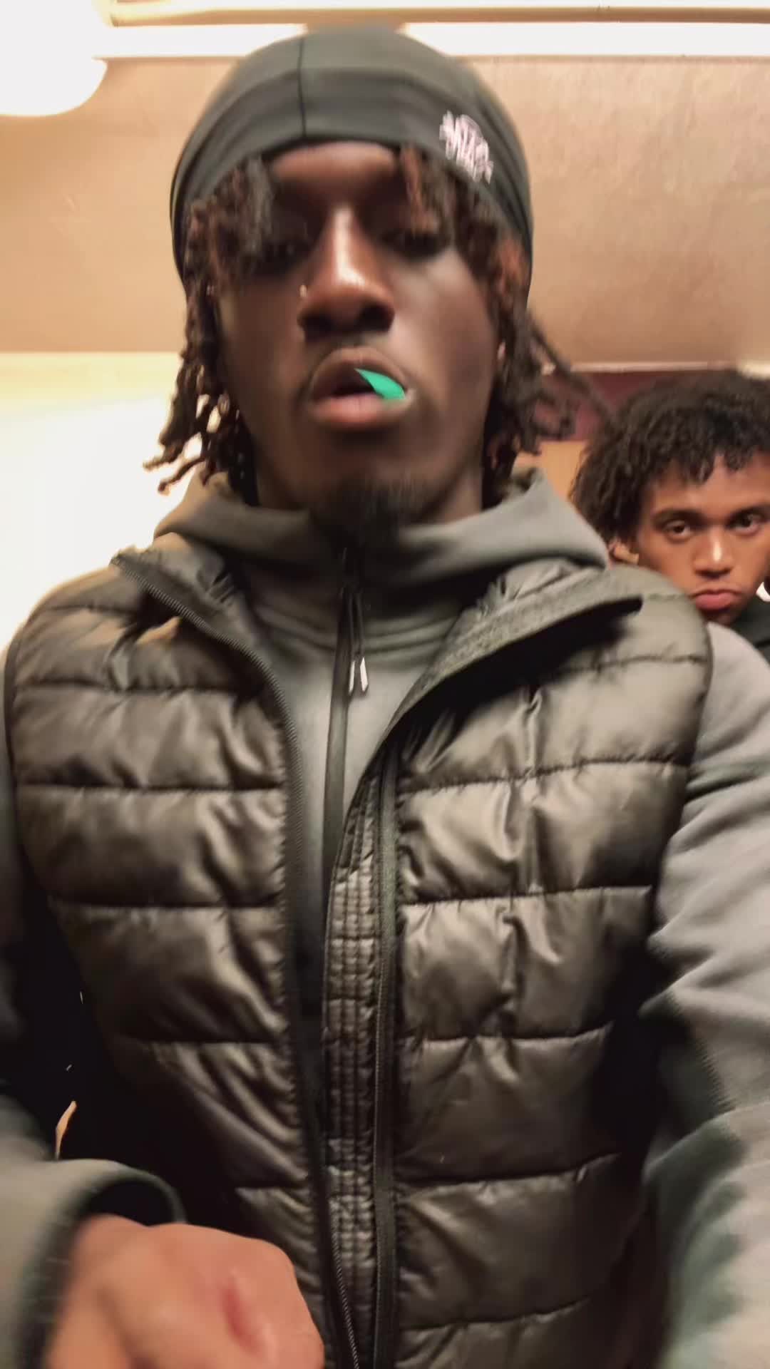 @...