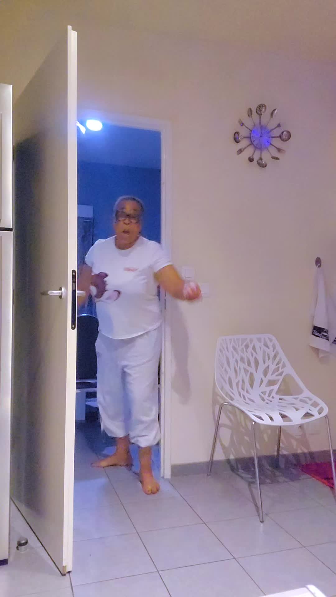 @Julia Bomongo mama ba gaulois