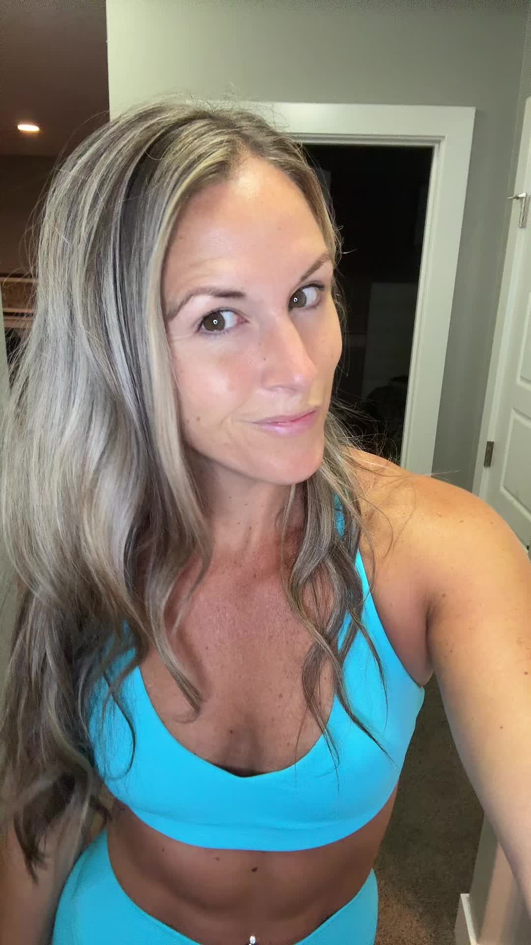 @EMILY| MAMA |TEACHER | FITNESS