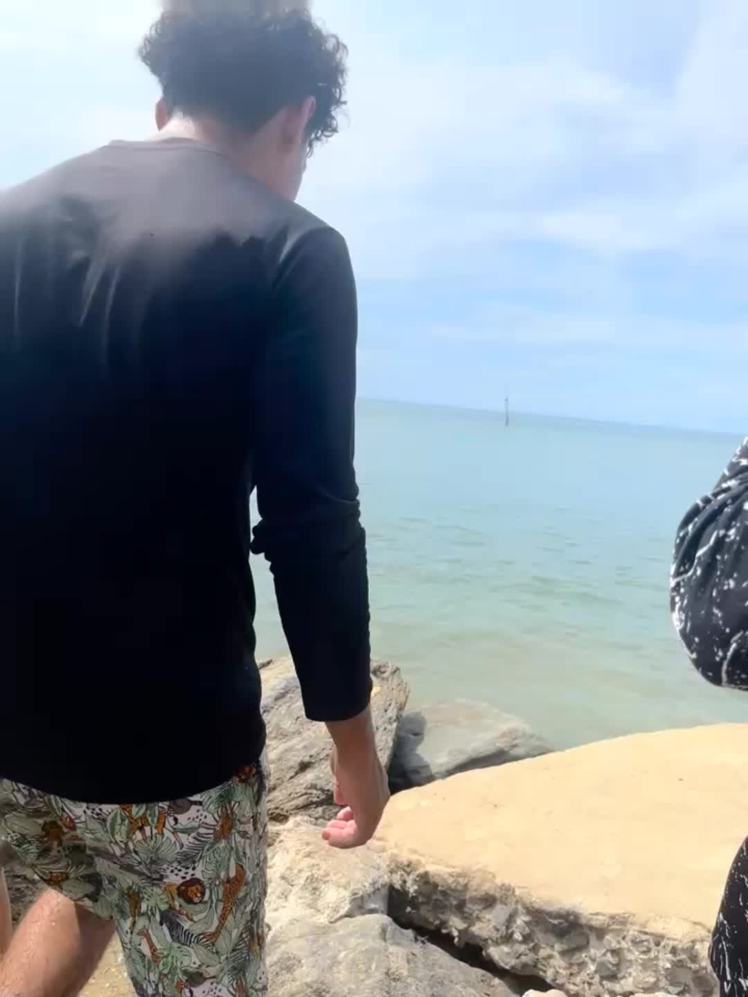 @ᨗ