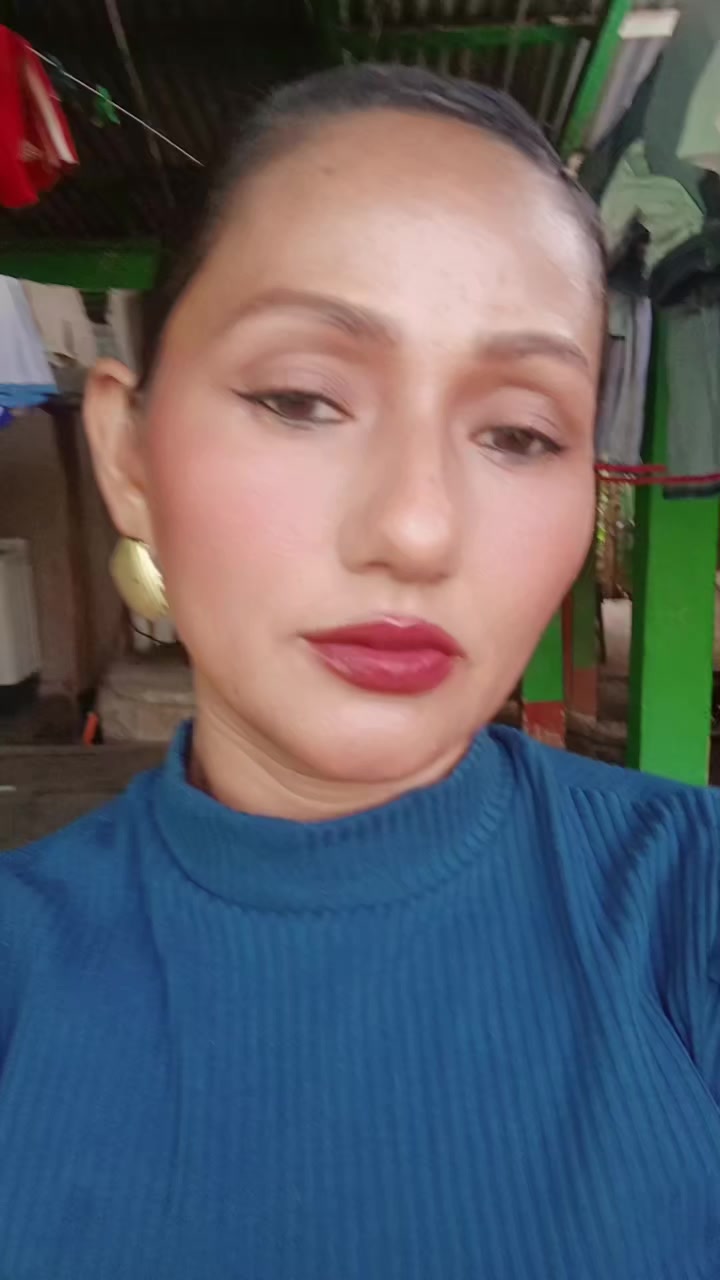 @giobaniaespinoza