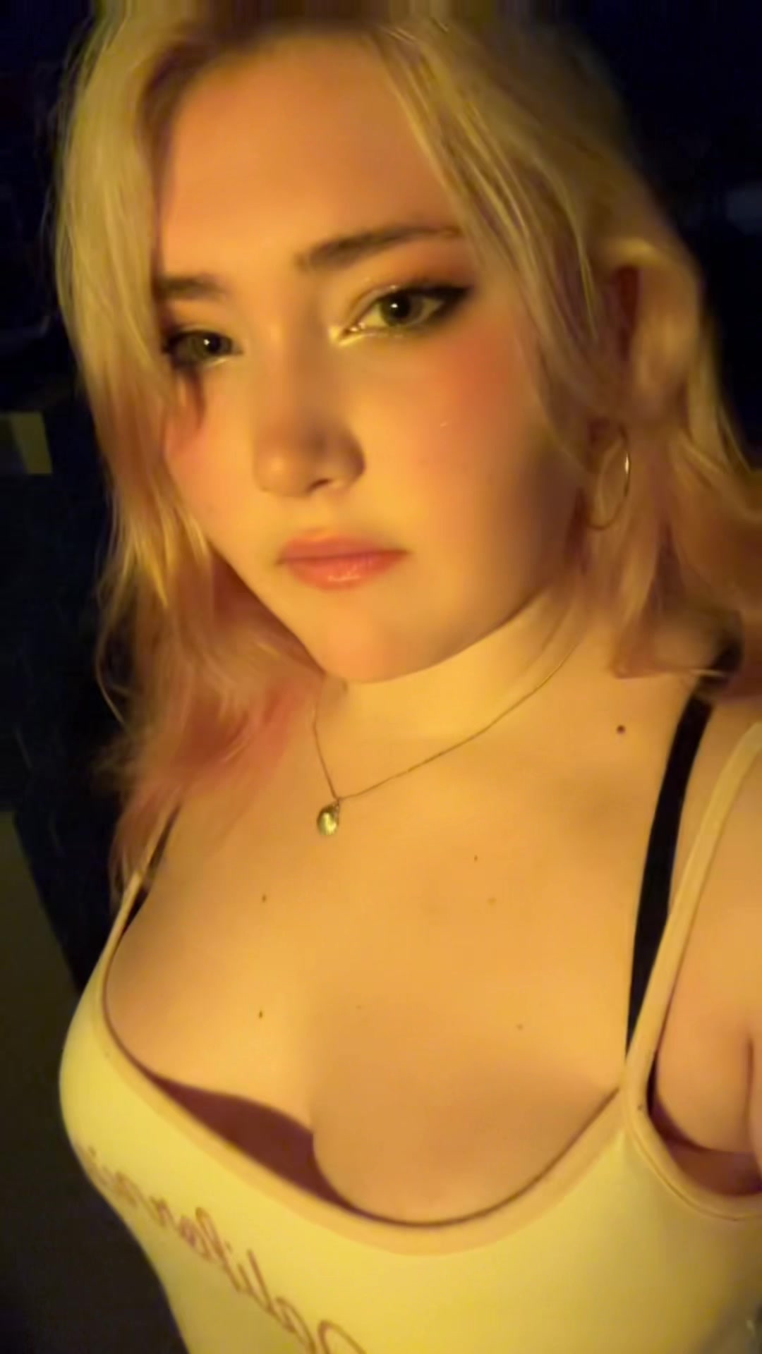 @🐅🌺