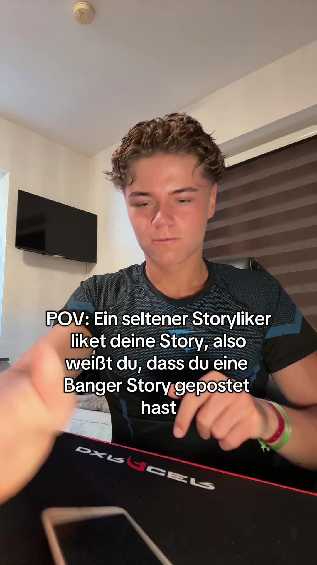 @Yvwes