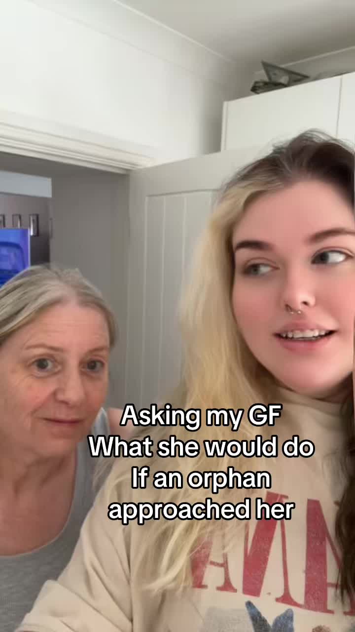 @Charlotte & Julie🏳️&zwj;🌈
