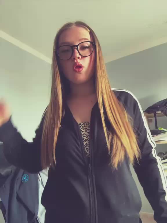 @𝒶𝓁𝒾𝒸𝑒🌟