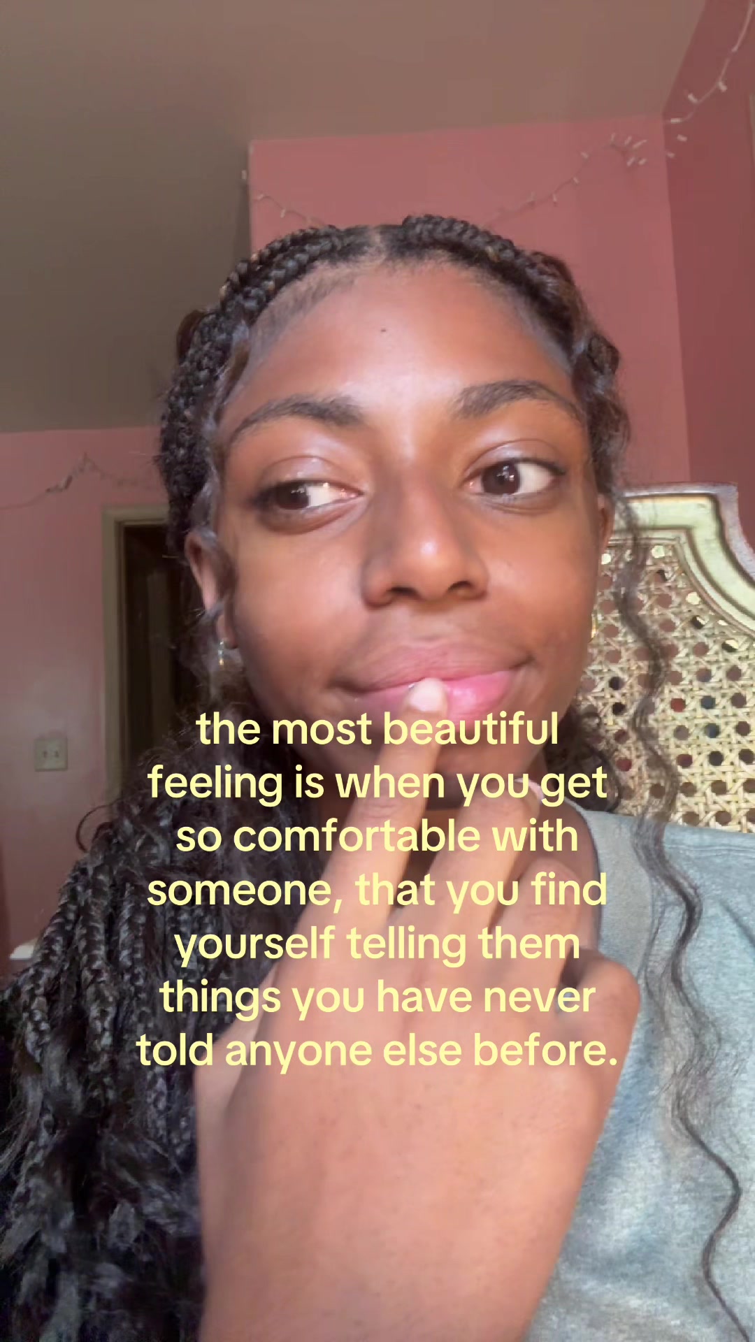 @shaniya ᥫ᭡.