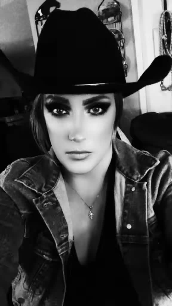 @🏹TT~Redneck Country Model🏹