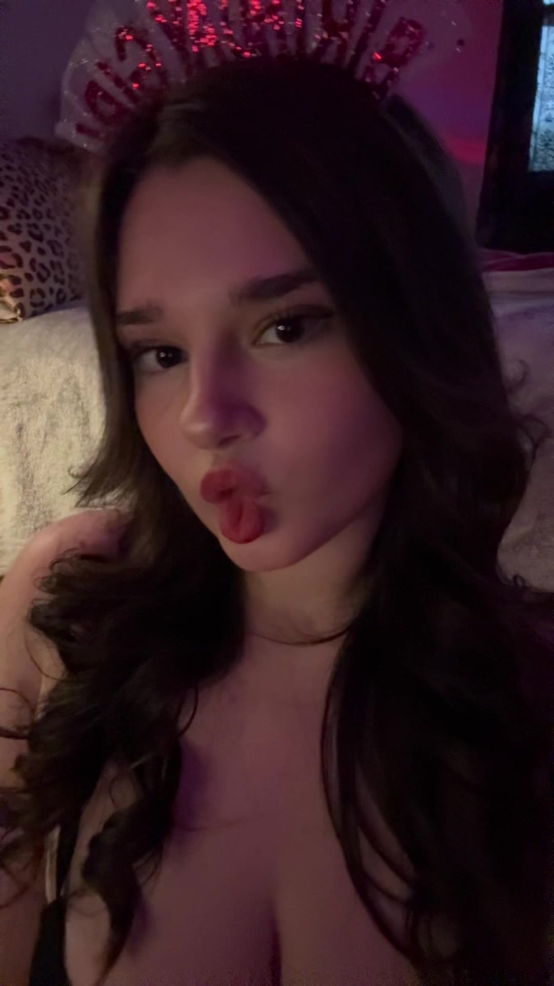 @Ashley Valxo