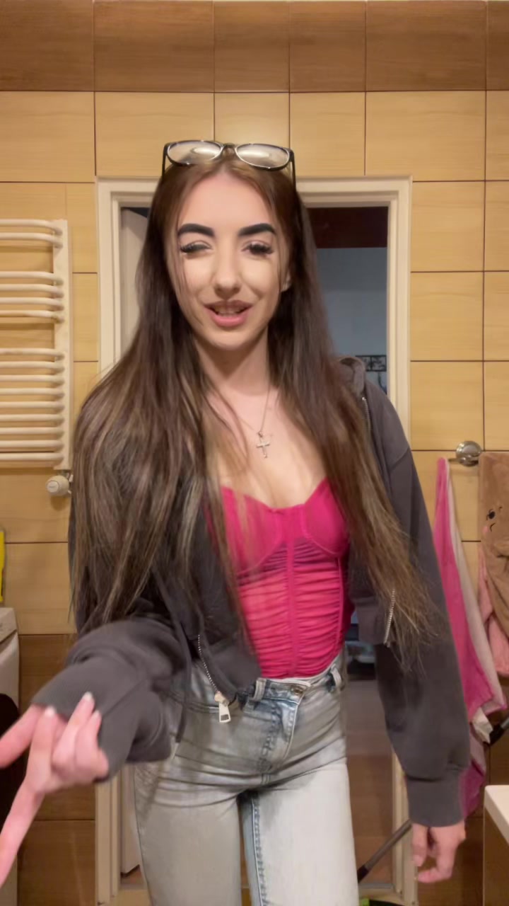 @_beluniaaa_