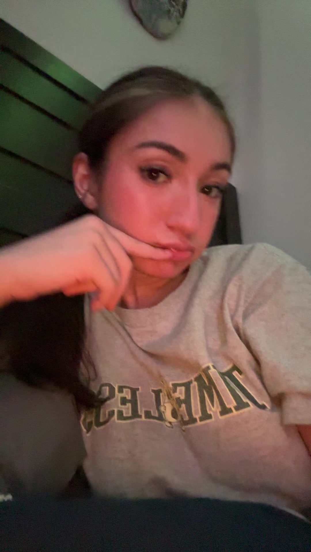 @Bella