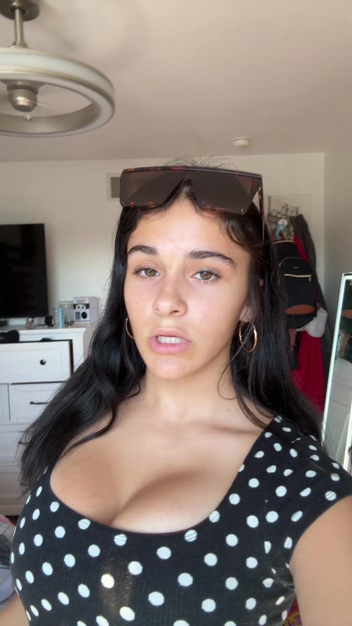 @🫐