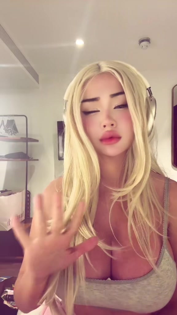 @PoetryBarbie