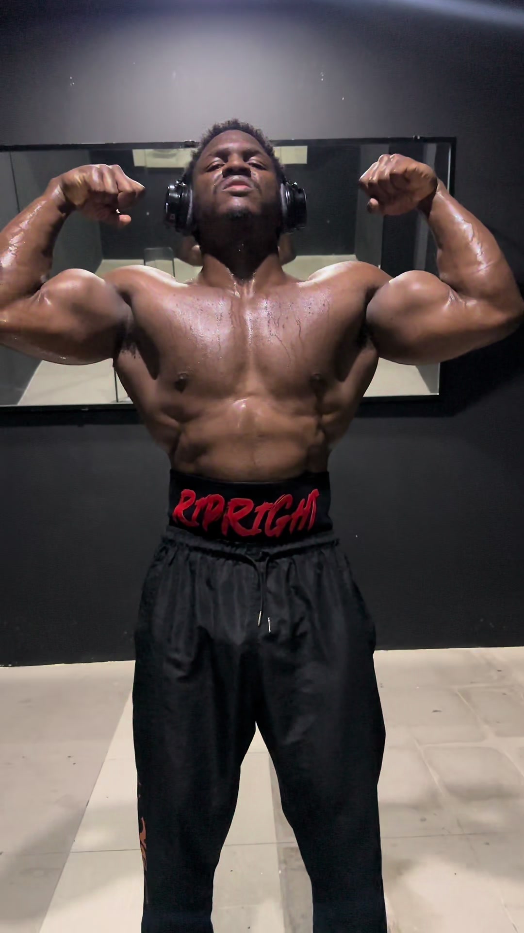 @Muscleboii