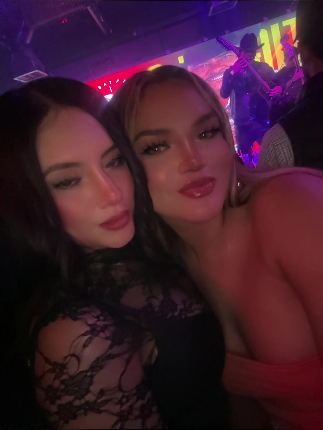 @Victoria Nicole