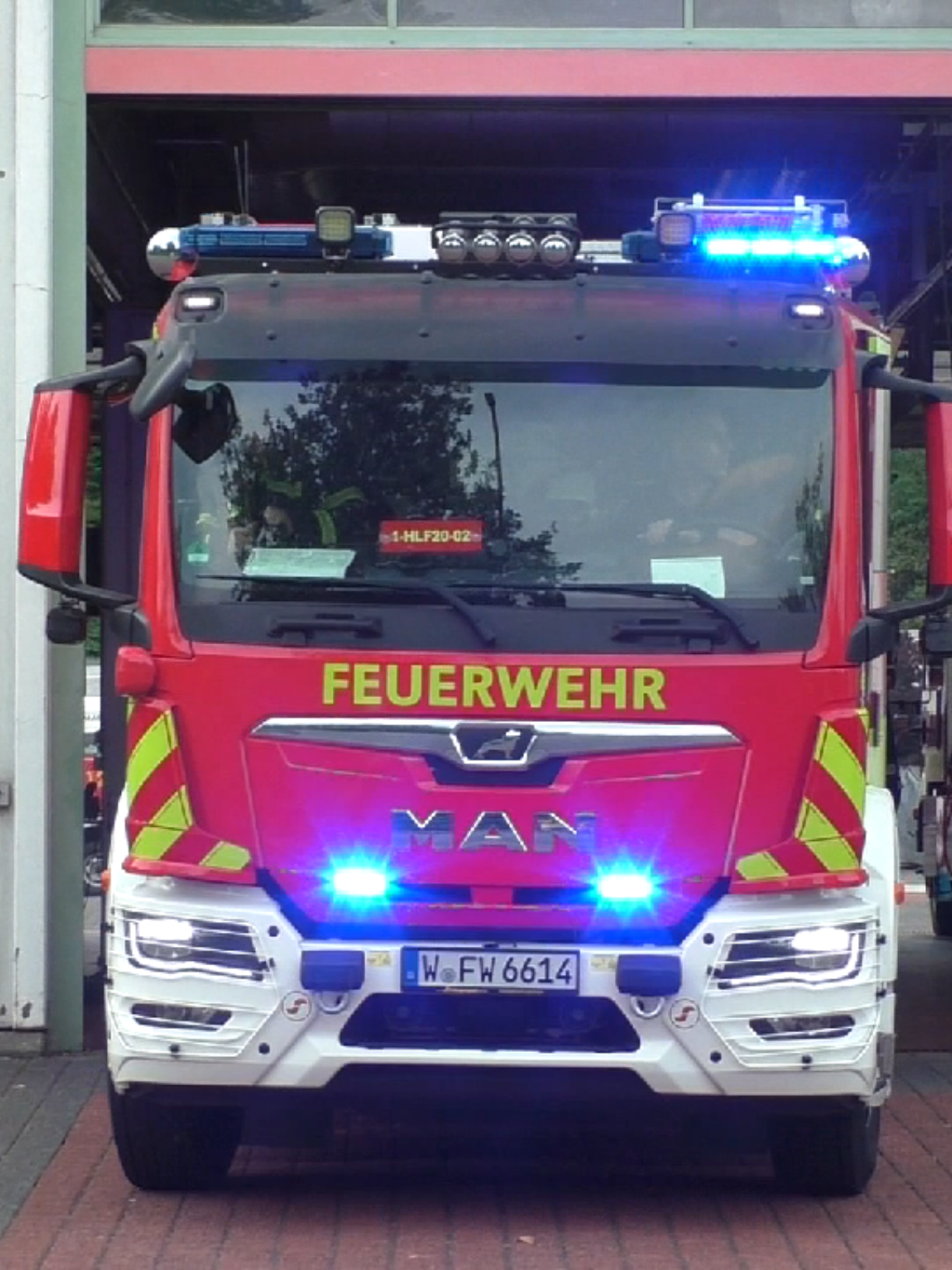 @Blaulicht_filmer_bw