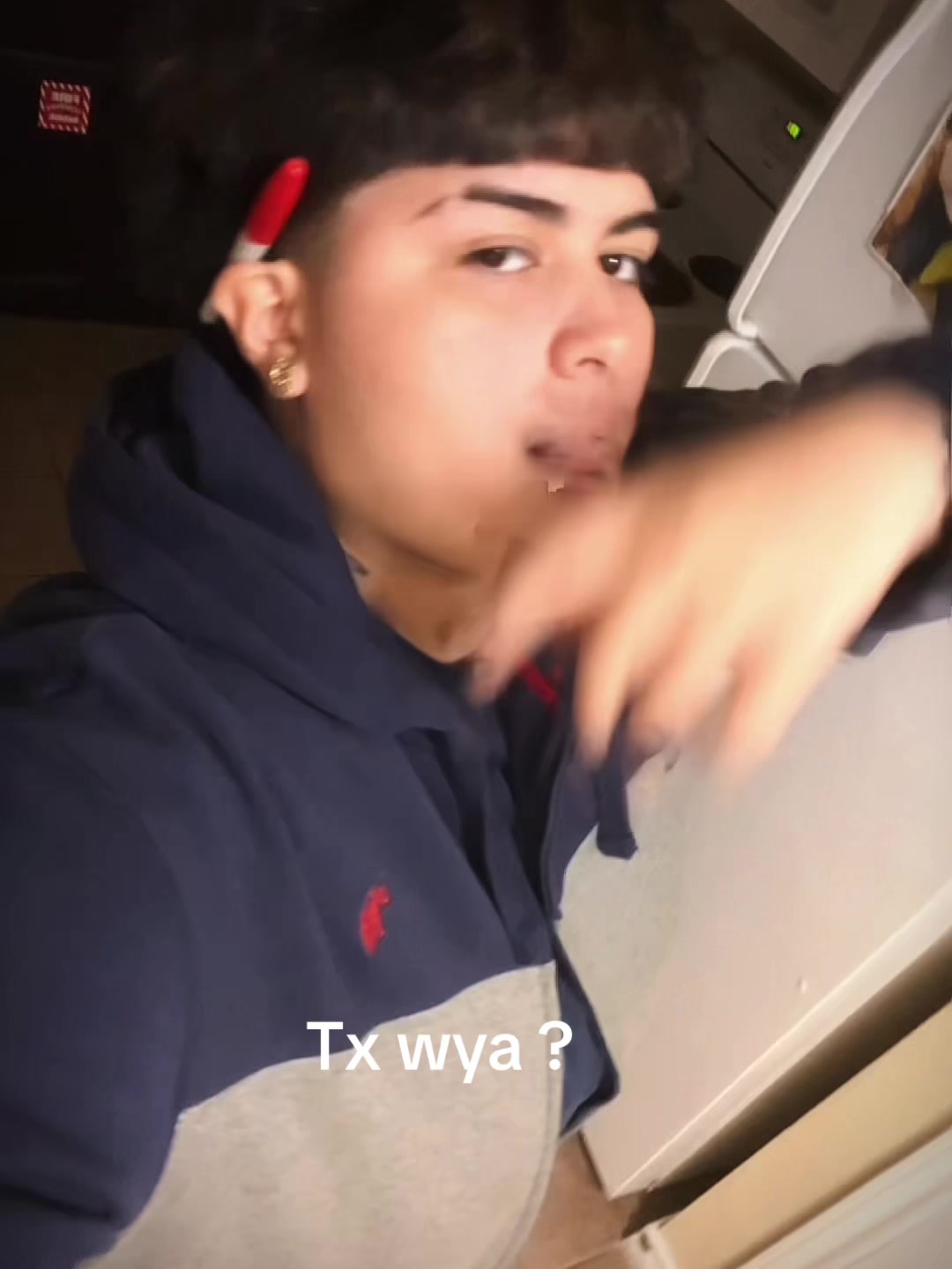 @Dee😈