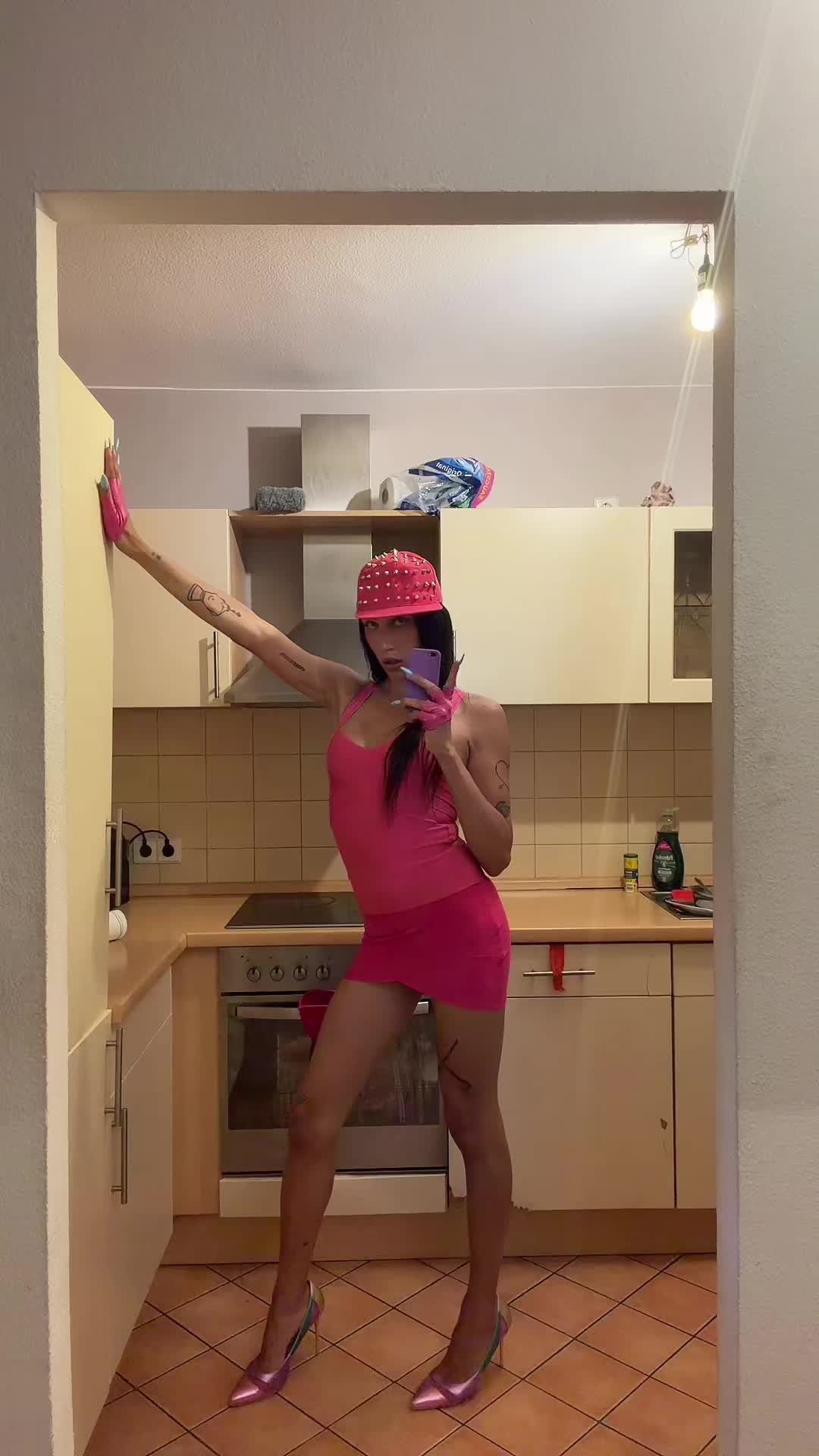 @luandaschuster