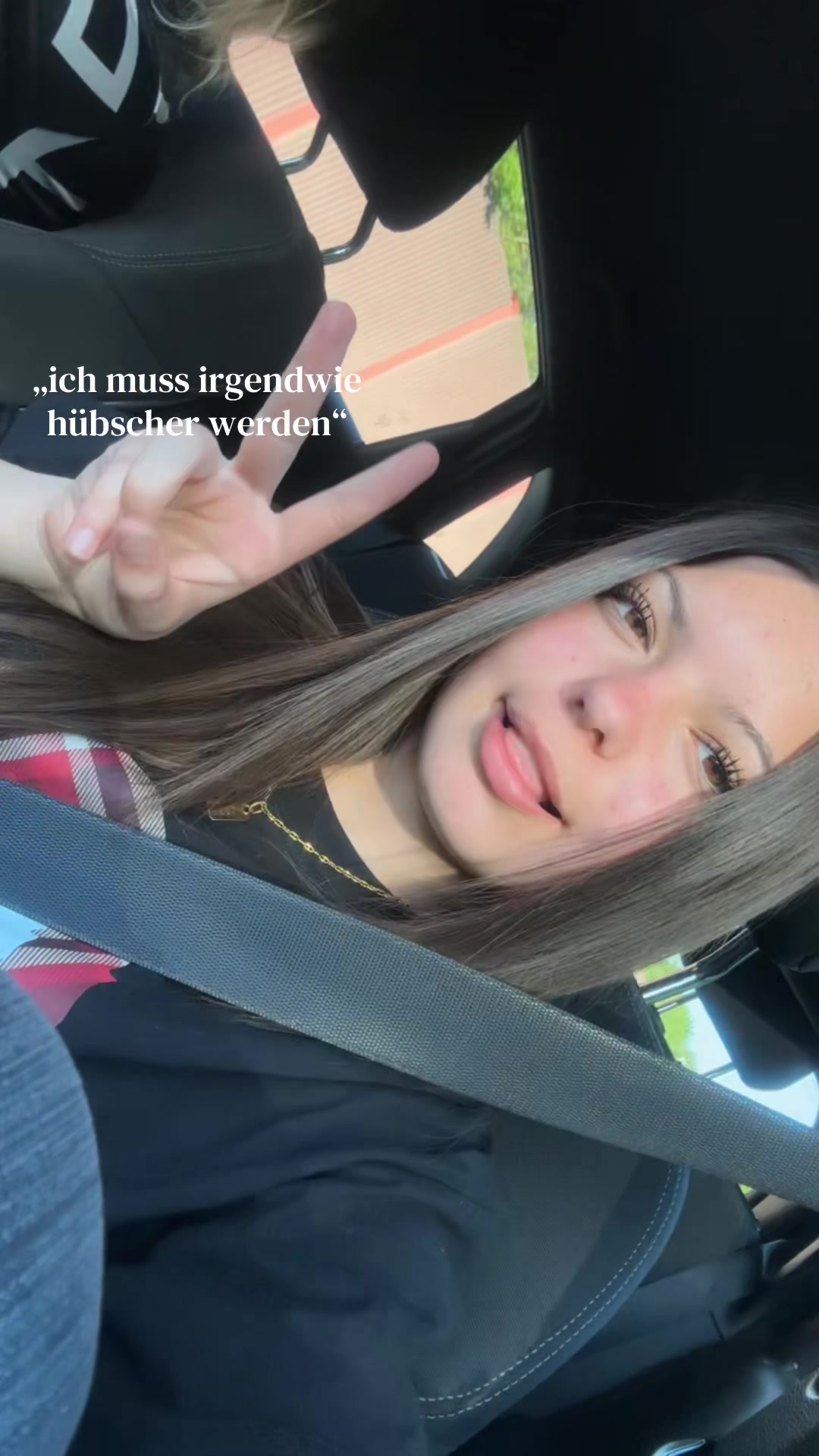 @𝐚𝐲𝐥𝐢𝐧𝐧
