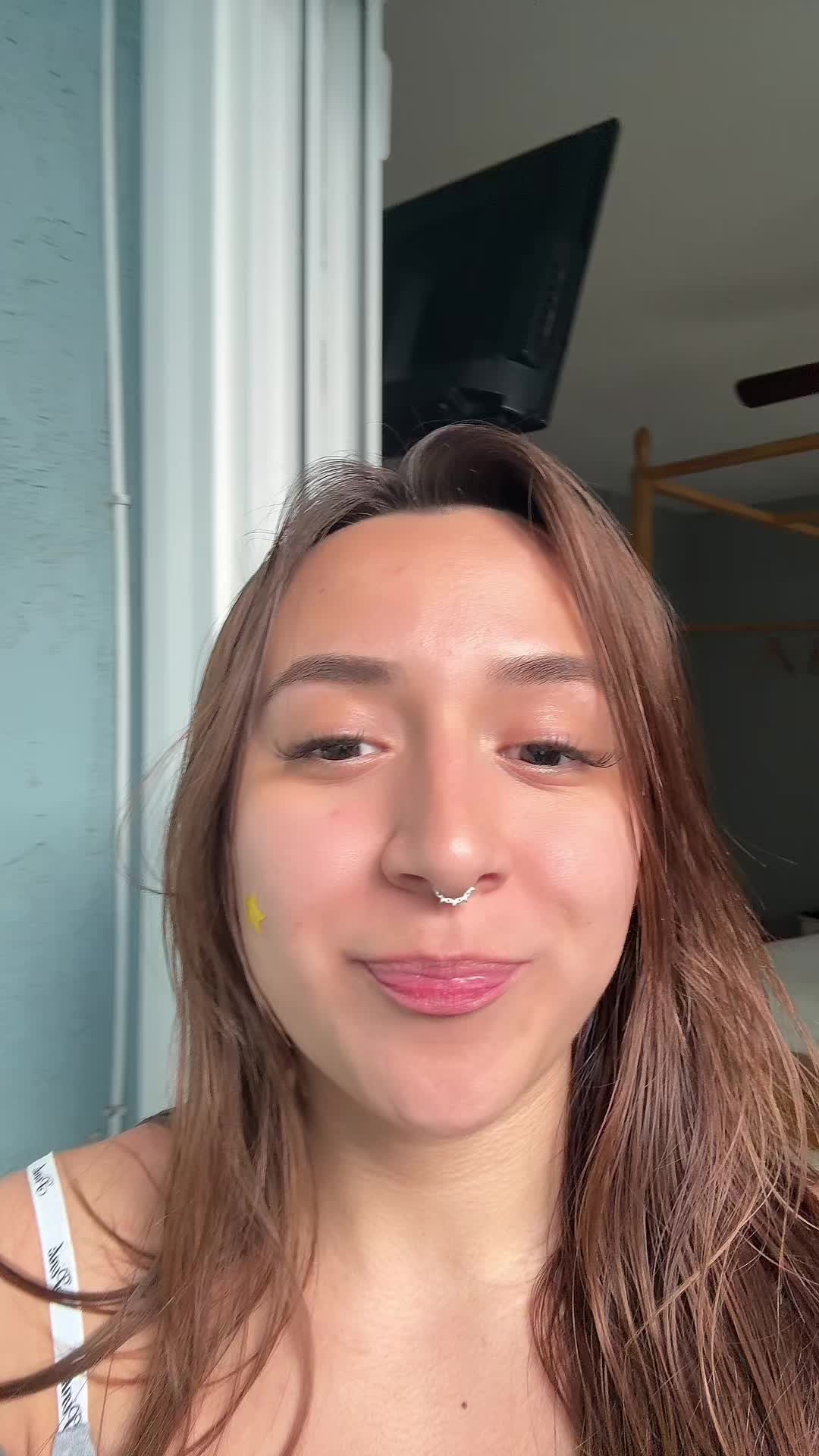 @shesupstairs