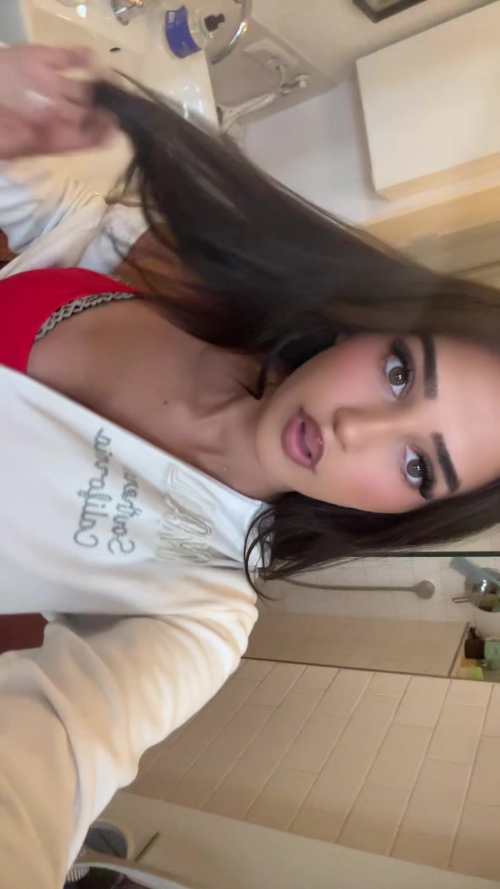 @🦄