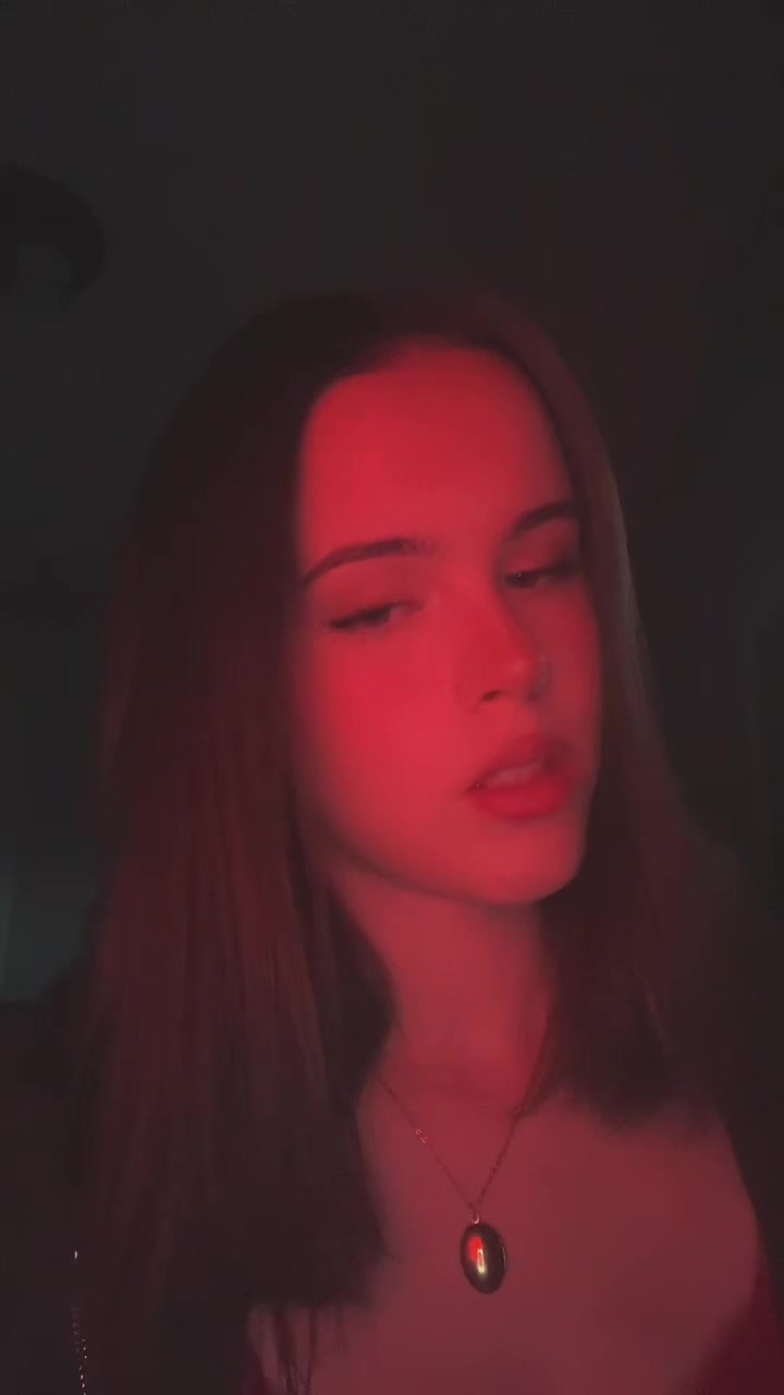 @Emma ᥫ᭡