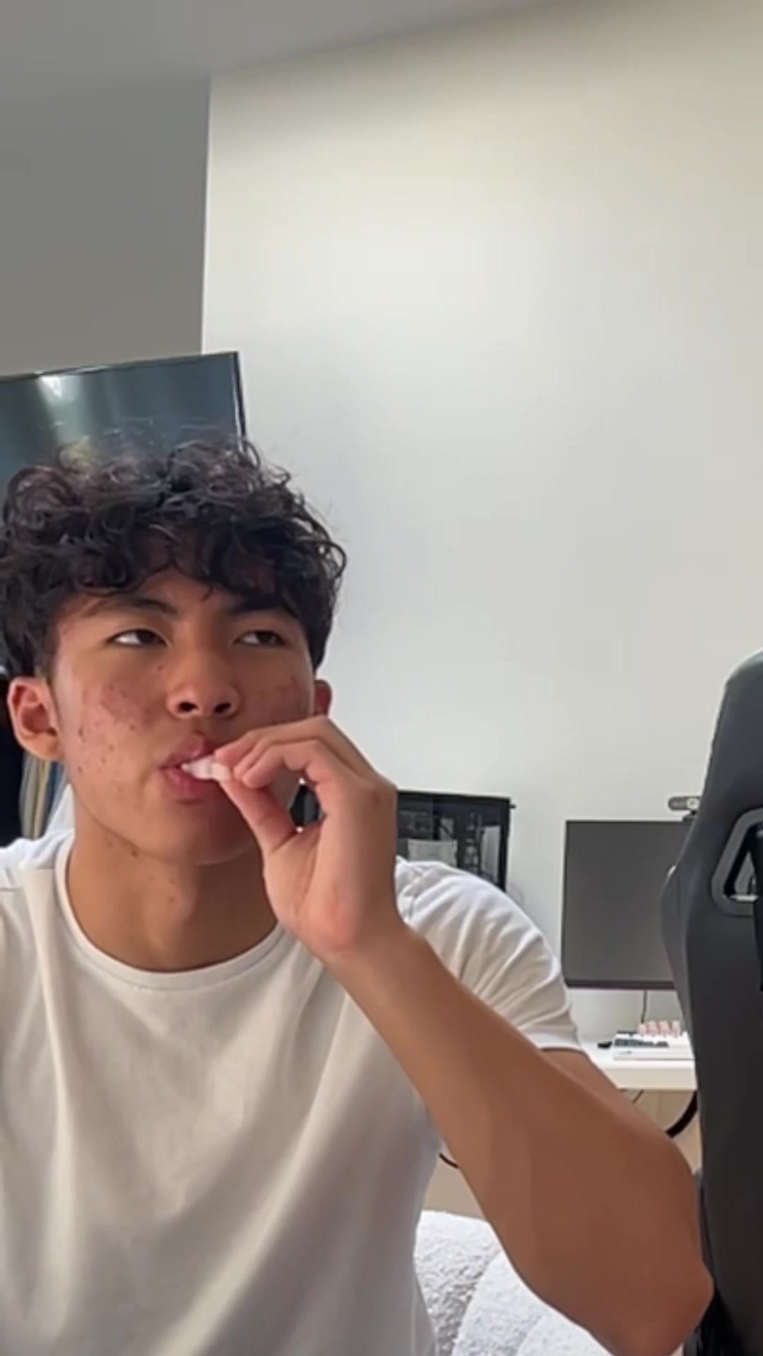 @y