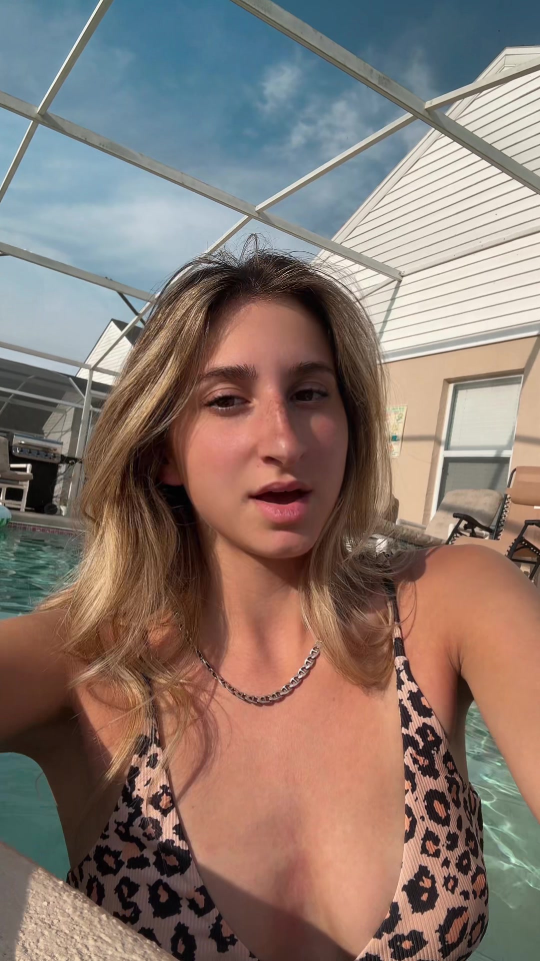 @Mel 🦋