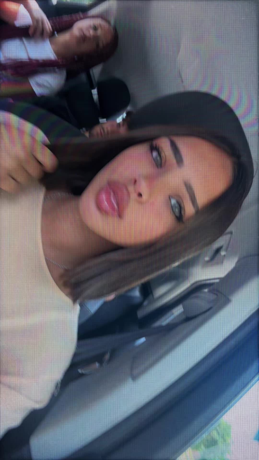 @nicole