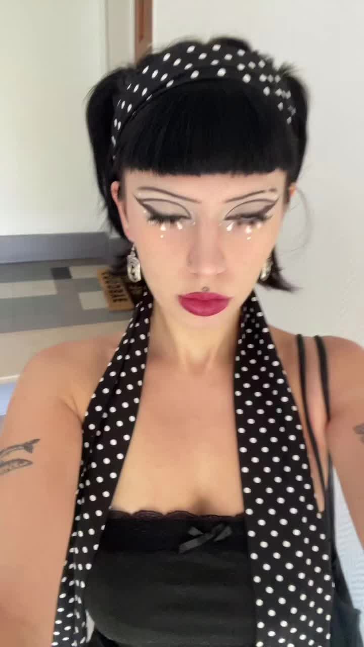 @Julia 🩴🫦