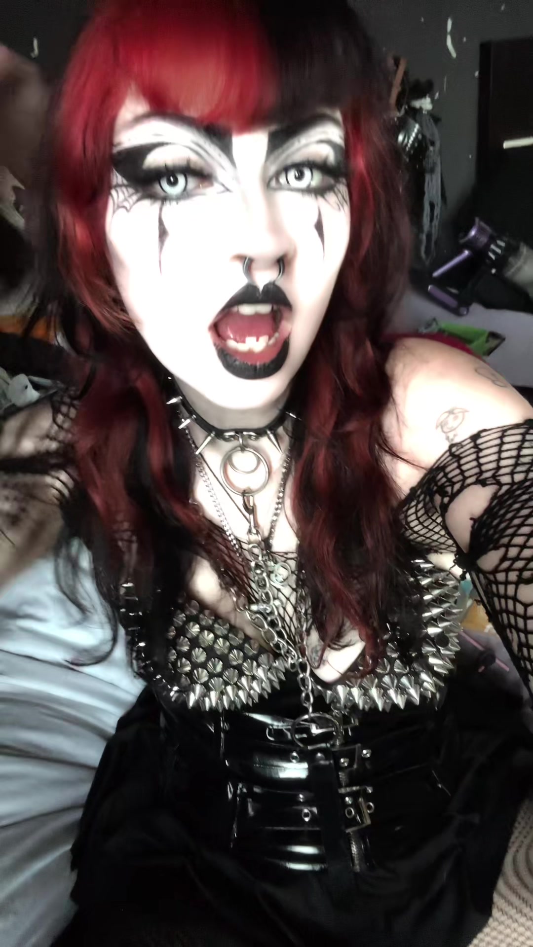 @Vampia🖤