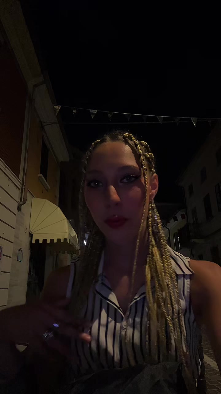 @Claudia🖤