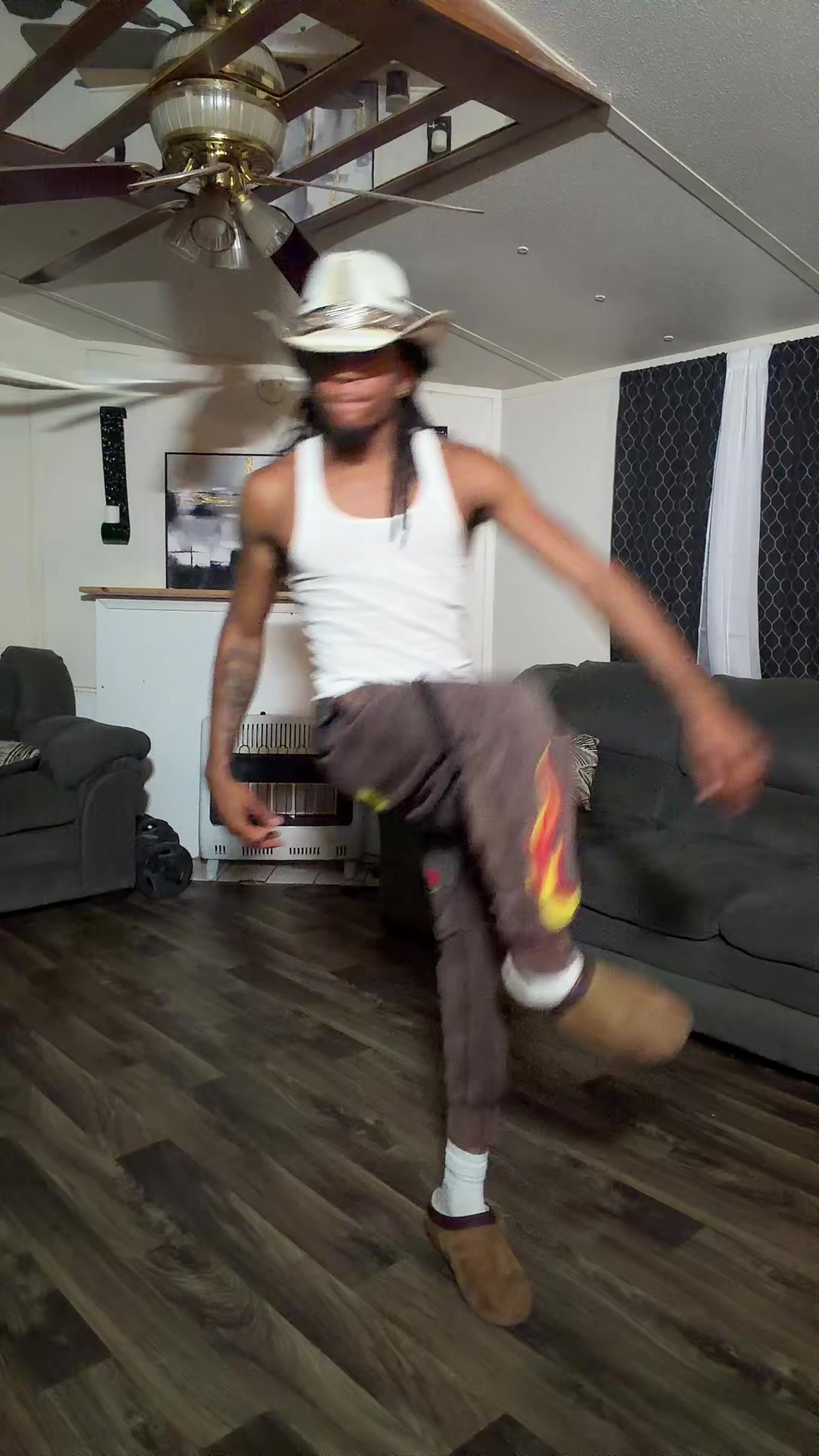 @Ghettotwins_