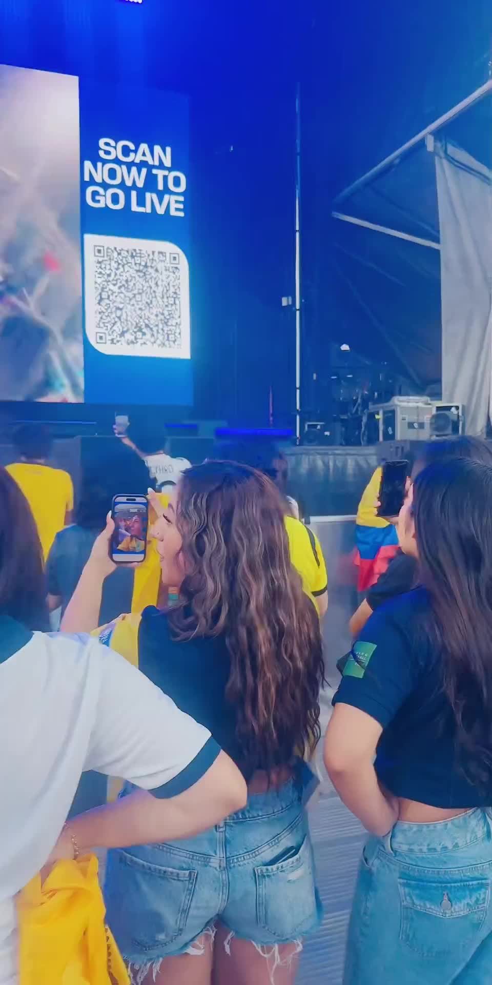 @Elgatovolador 🇬🇹 > 🇺🇸