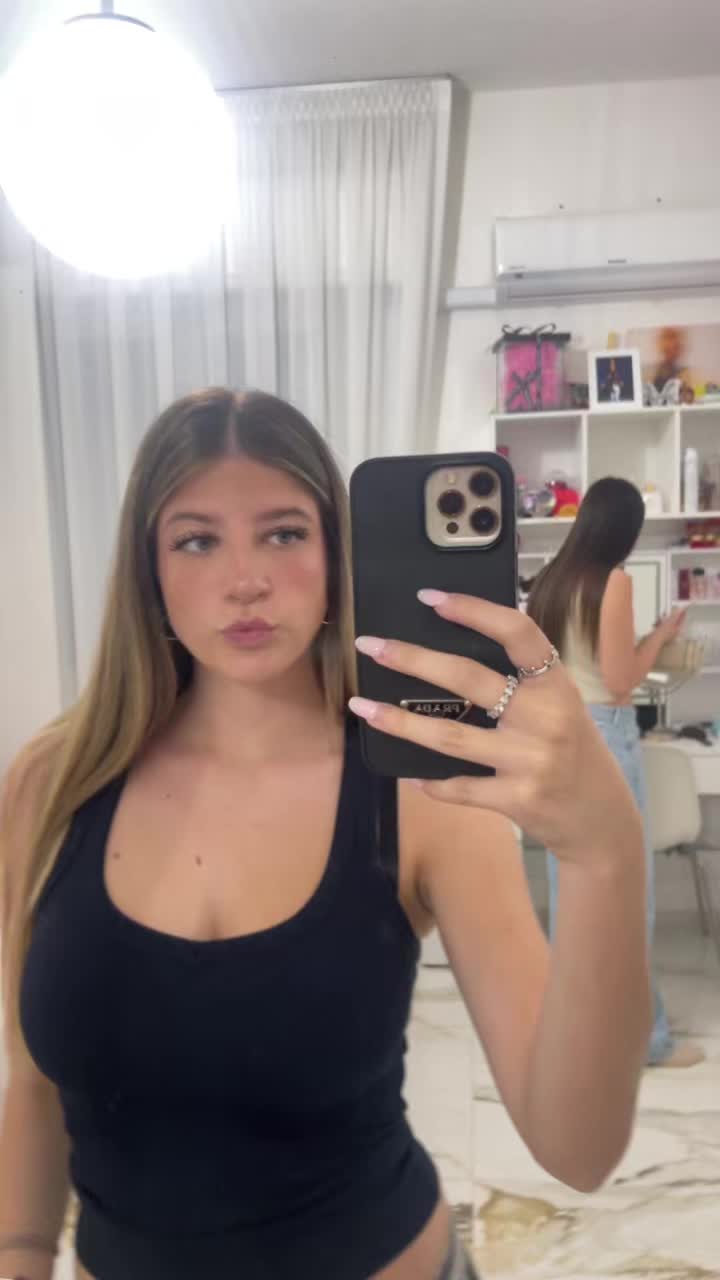 @violettaa