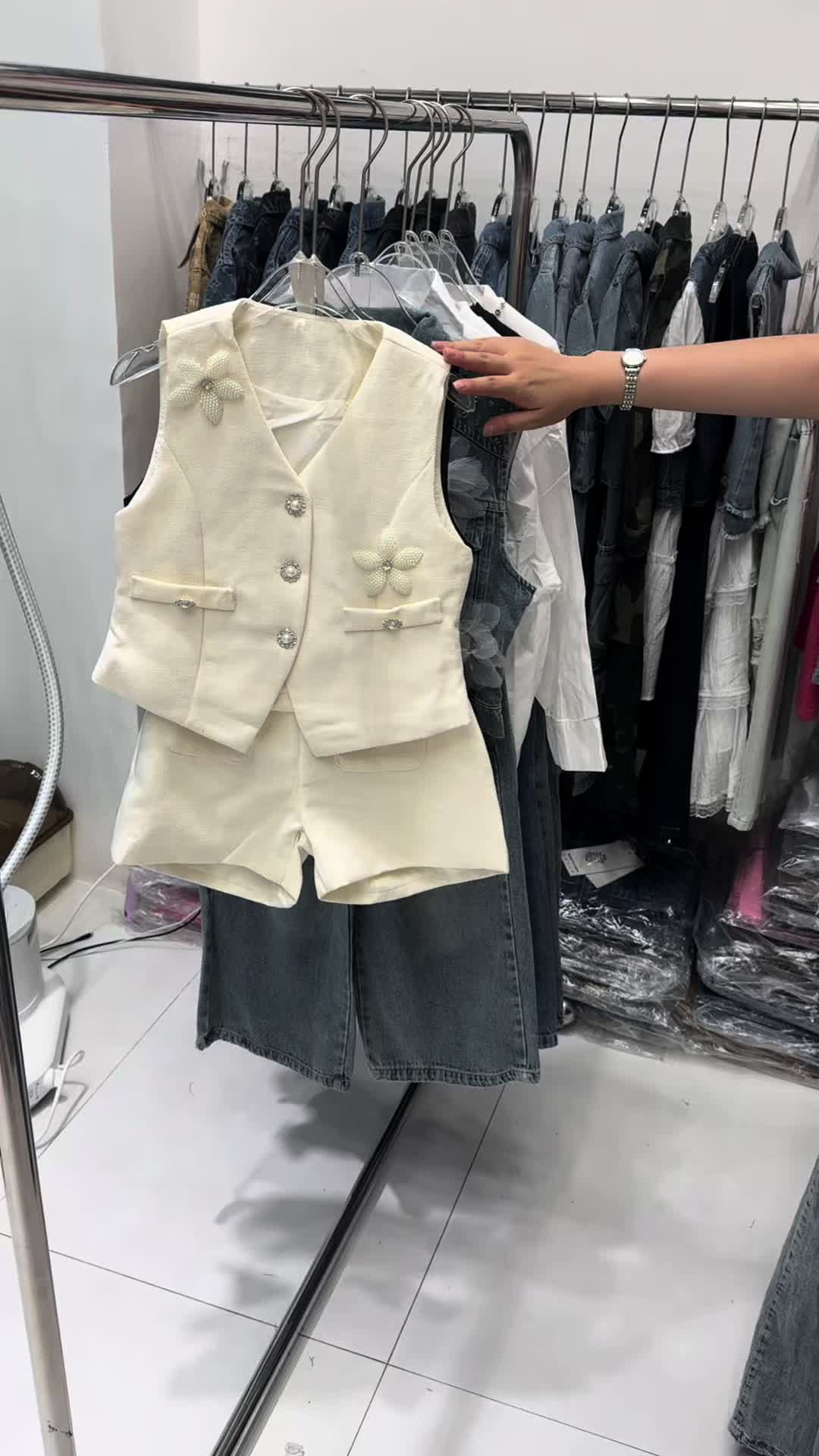@Yiyiyi Children's fashion