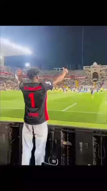 @Fans MESSI ❤️👌👀