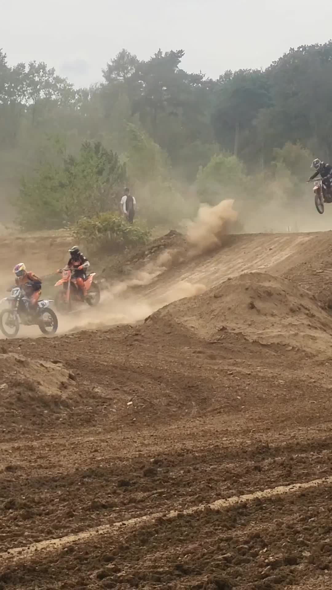 @Yamaha/KTM-Lui's proud Mum🤟