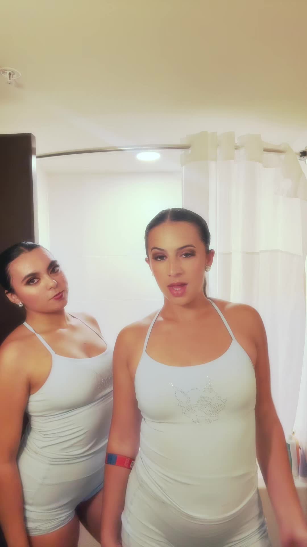 @Isa