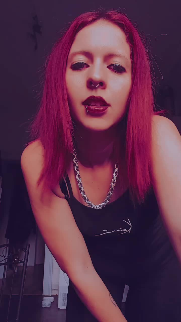 @👑𝖘𝖆𝖗𝖆𝖍👑