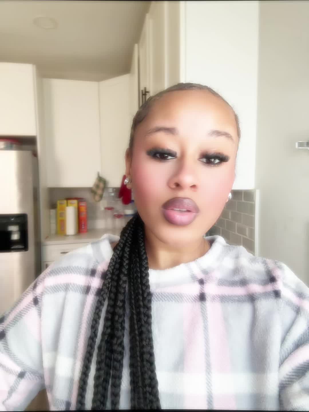 @Nik♡.