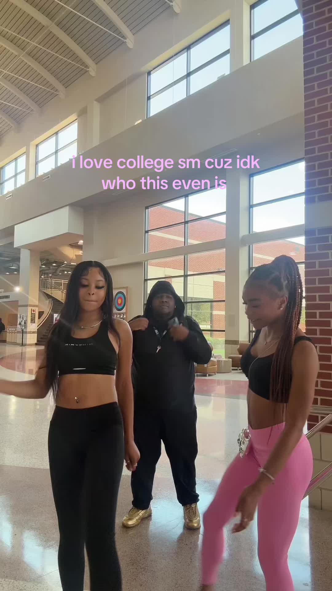 @Vivvy🪻