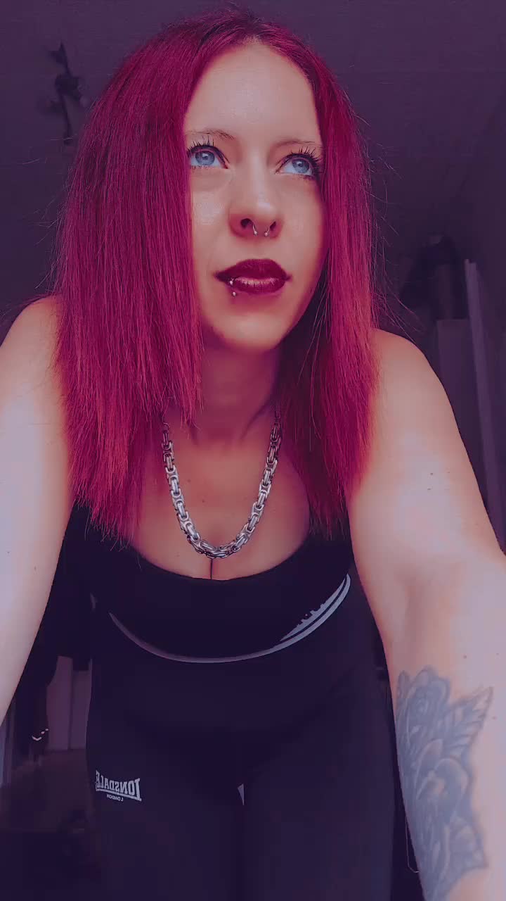 @👑𝖘𝖆𝖗𝖆𝖍👑
