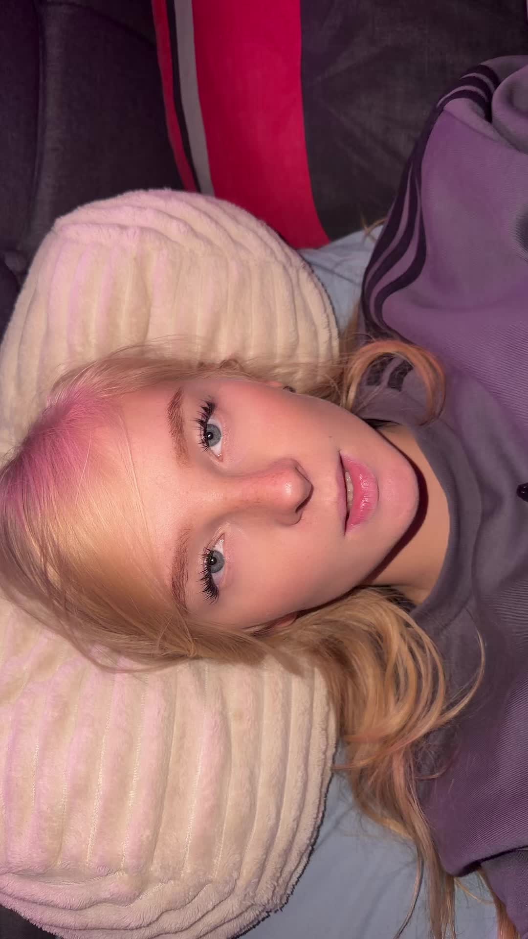 @Blonde_vivi