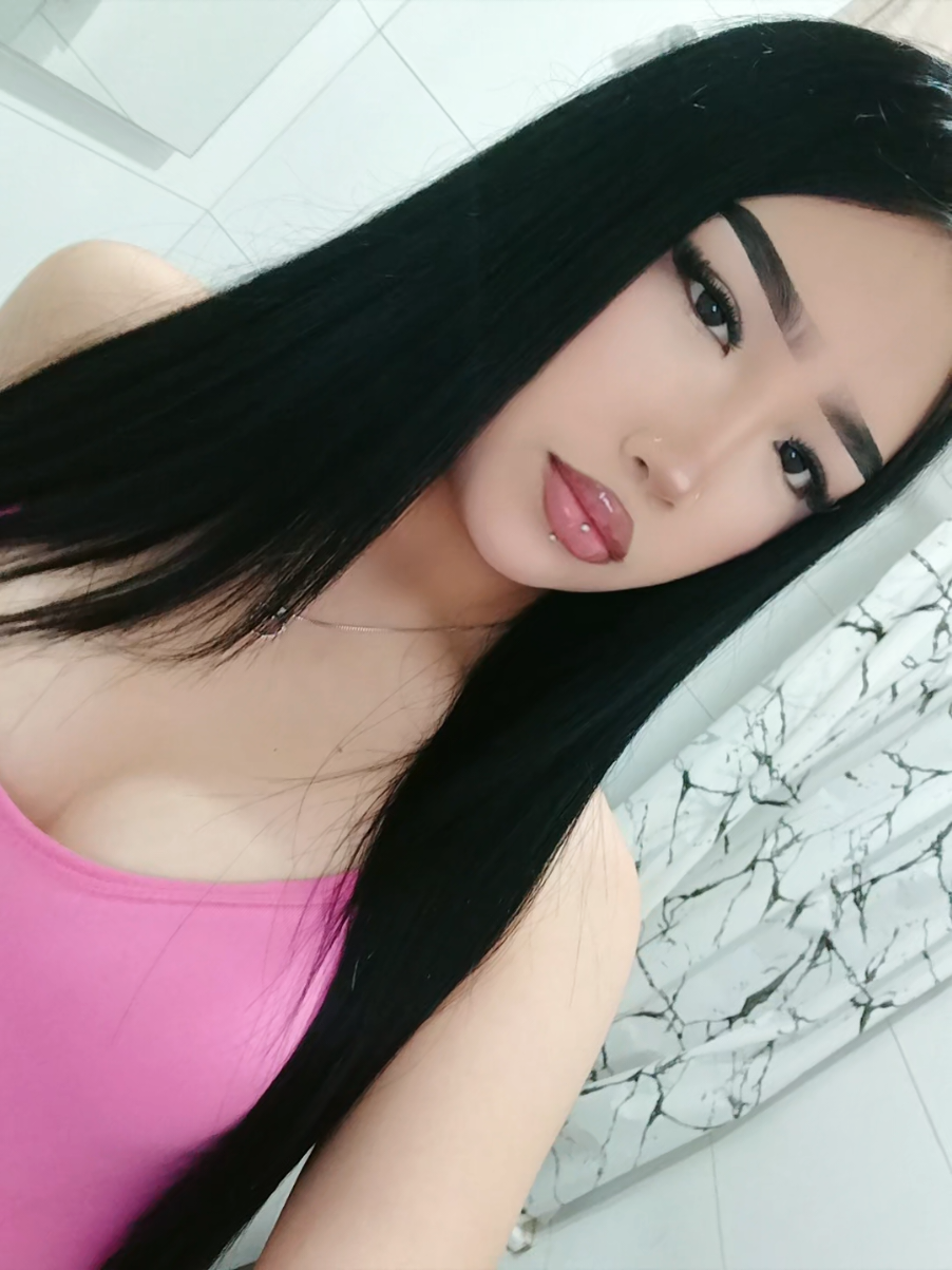 @𝓶𝓲𝓬𝓱𝓮𝓵𝓵 𝓯𝓵𝓸𝓻𝓮𝓼 🗝