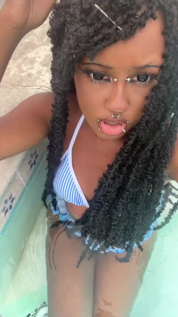 @🧁VivianVanilla🦄