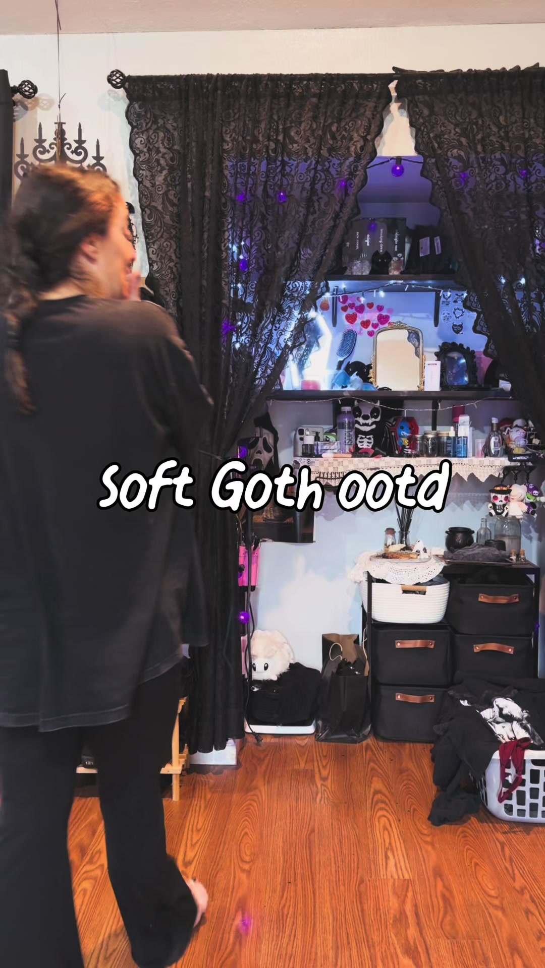 @Soft Goth Becca