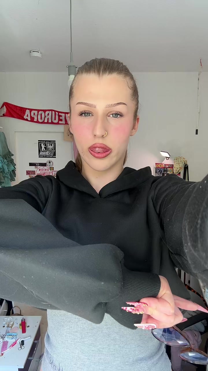 @️