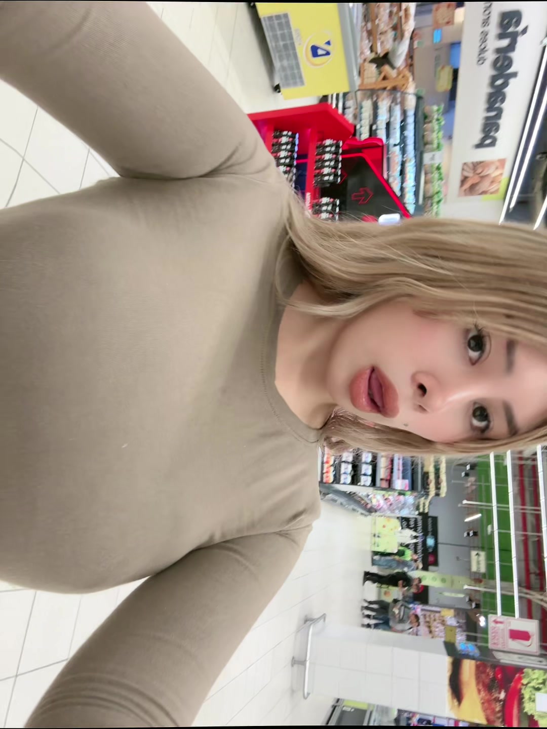 @Leslie Laos