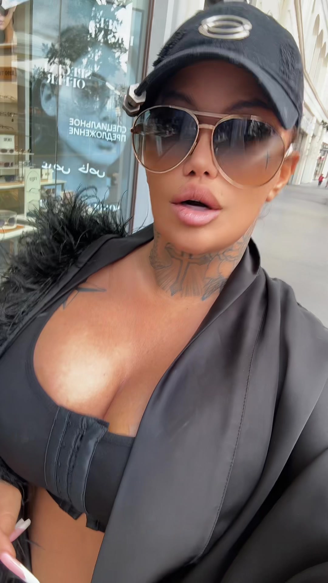 @Lala_laluna_official